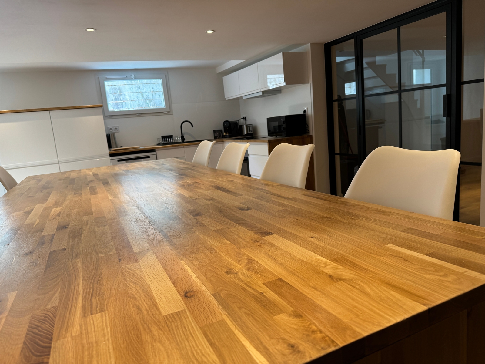 Vue de la cuisine après Brest Coliving 7 chambres