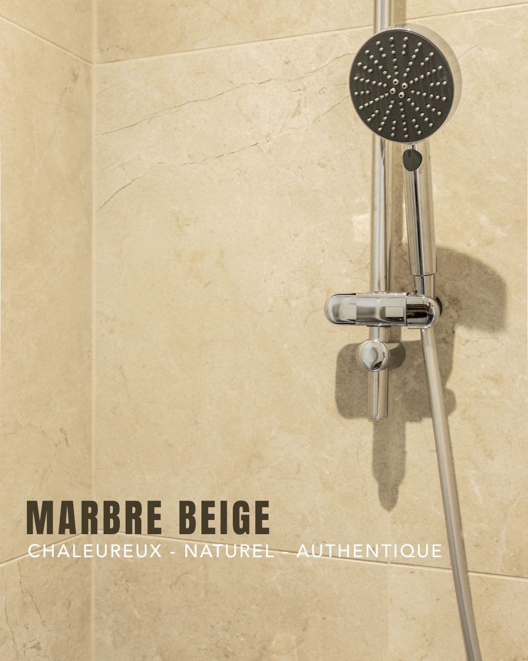 Salle d’eau avec carrelage en grès cérame rectifié effet marbre beige