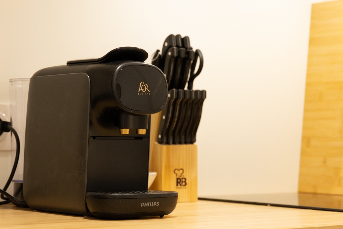 Détail des équipements de cuisine installés dans l'appartement rénové